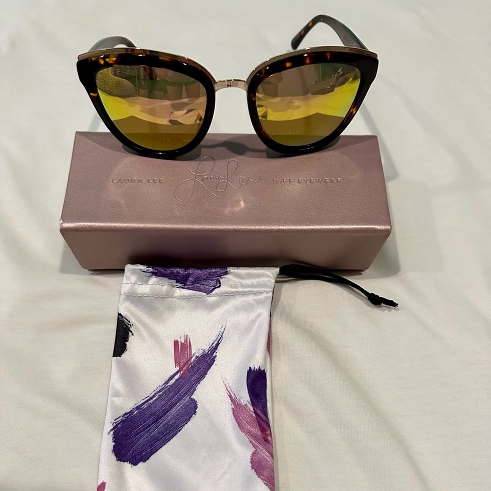 Diff Eyewear Black Sunglasses with Reflective Lenses
